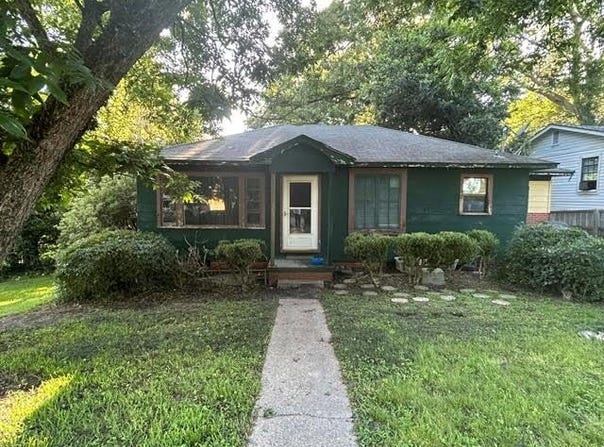 1040 N 15th Ave, LAUREL, MS 39440
