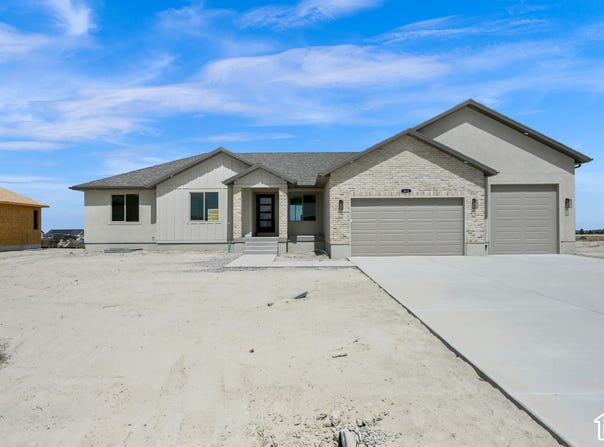 633 E SHELLEY LN, Grantsville, UT 84029