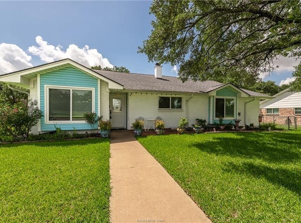 3801 Oak Hill Drive, Bryan, TX 77802