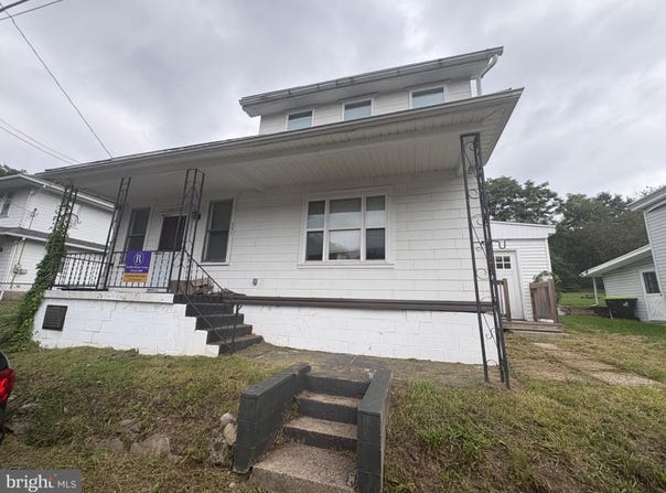 331 MAIN Street, LAVELLE, PA 17943