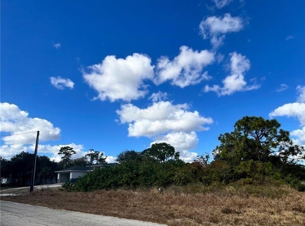 122 Pixie Avenue, Labelle, FL 33935