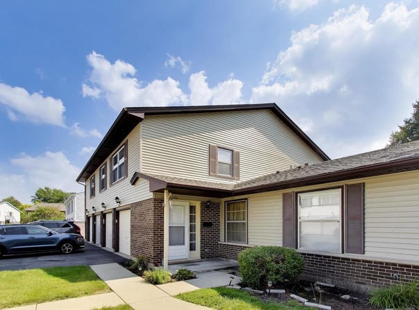 758 Moore Drive, Elk Grove Village, IL 60007