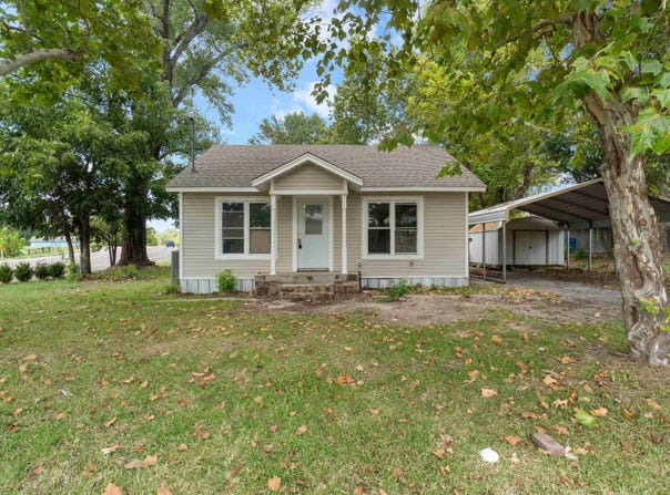 100 LYNCH ST, Hawkins, TX 75765