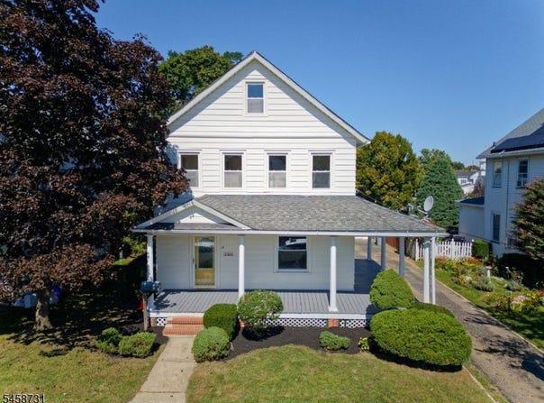 12 Vine St, Jamesburg Boro, NJ 08831-1409