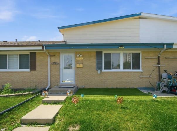 9005 SHERRY Lane, Des Plaines, IL 60016