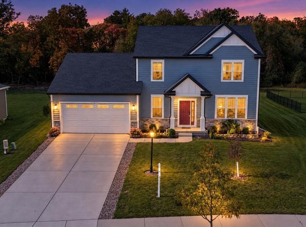 W228N7937 Timberland Dr, Sussex, WI 53089