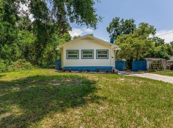 912 E CAROLINA AVE, DELAND, FL 32724