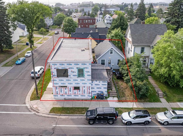 2502 W 3rd St, Duluth, MN 55806