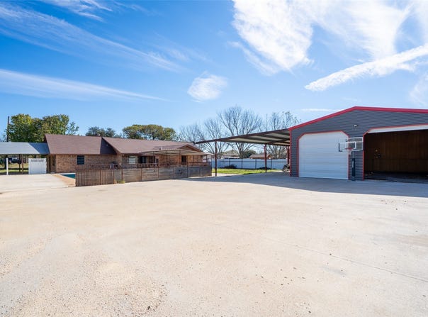 601 Henry St, Dublin, TX 76446