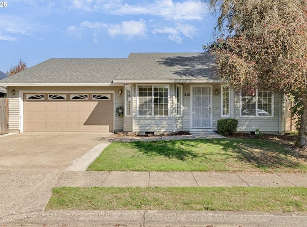 210 S MEREDITH Dr, Newberg, OR 97132