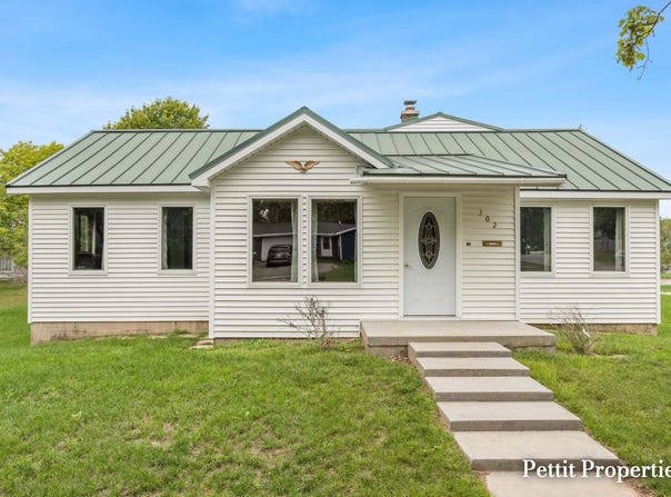302 John Street, Clare, MI 48617