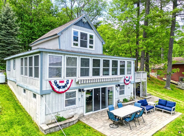 107 Lakeshore Drive, Leeds, ME 04263