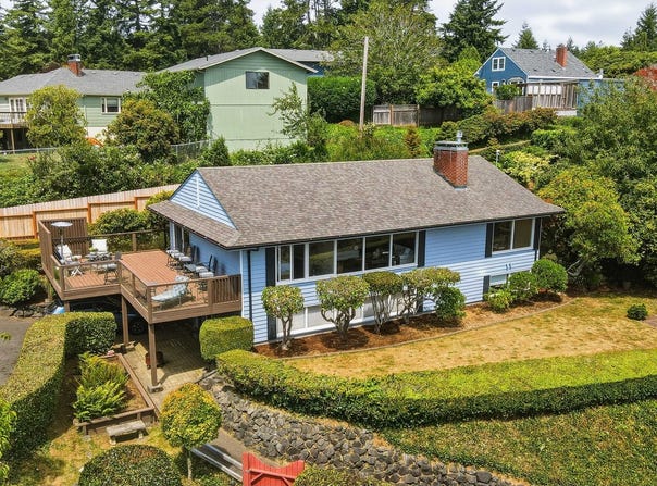 1037 N 10TH St, CoosBay, OR 97420