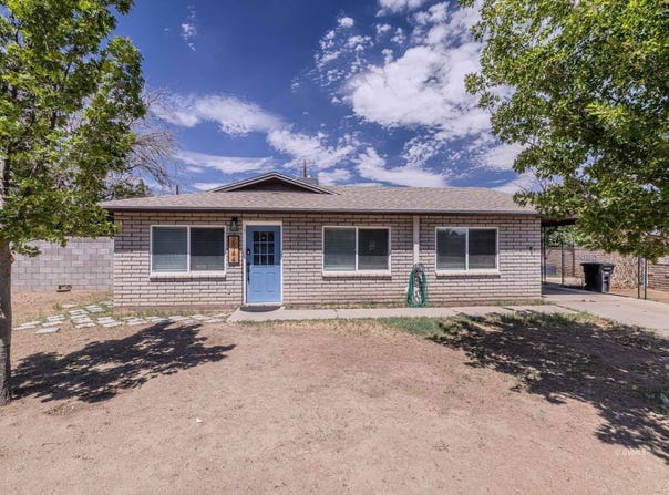 2944 Heather Ln, Safford, AZ 85546