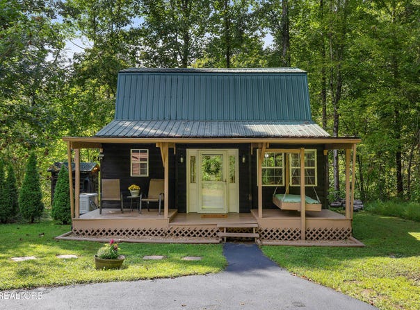 1105 Silver Poplar Lane, Sevierville, TN 37876