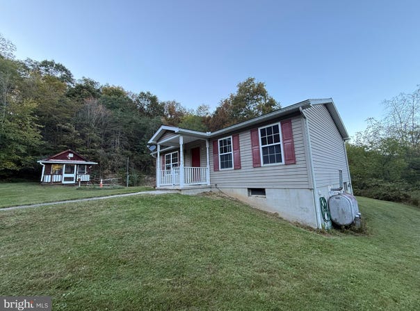 21938 HOLLOW Road, NEELYTON, PA 17239