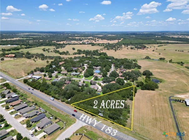 Pierce Street, Luling, TX 78648