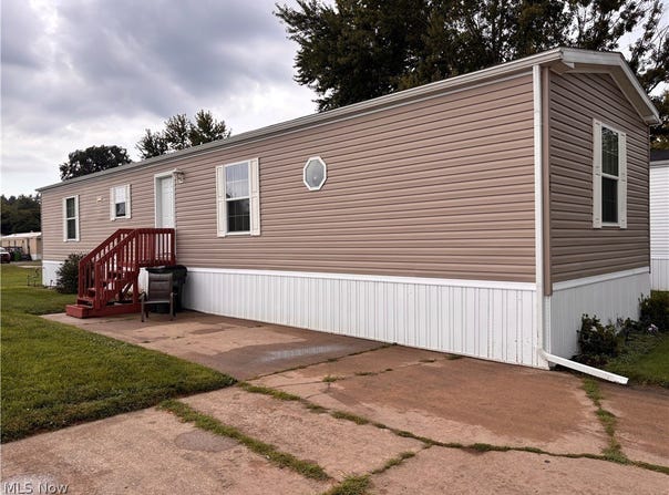 121 Tracy Drive, Dover, OH 44622