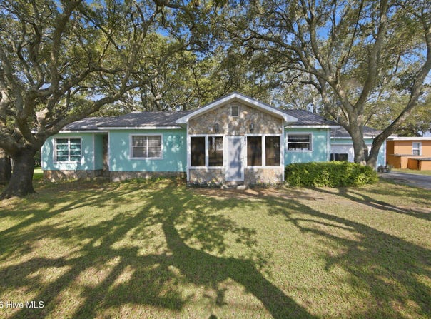 502 Fourth Street S, Carolina Beach, NC 28428