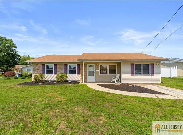 5 Forest Park Terrace, Monroe, NJ 08831