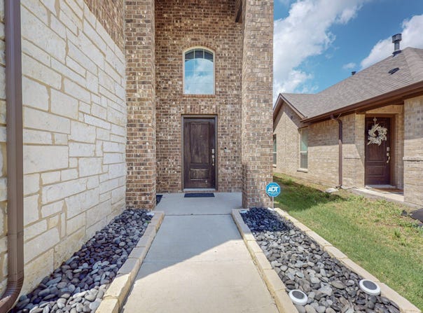 2166 Hobby Drive, Forney, TX 75126