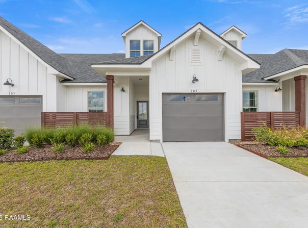 105 Maplebrook Way, Youngsville, LA 70592