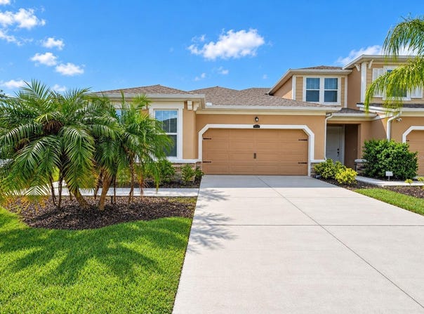 11511 ROLLING GREEN Drive, BRADENTON, FL 34211