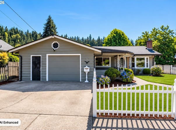 1012 S WATER St, Silverton, OR 97381