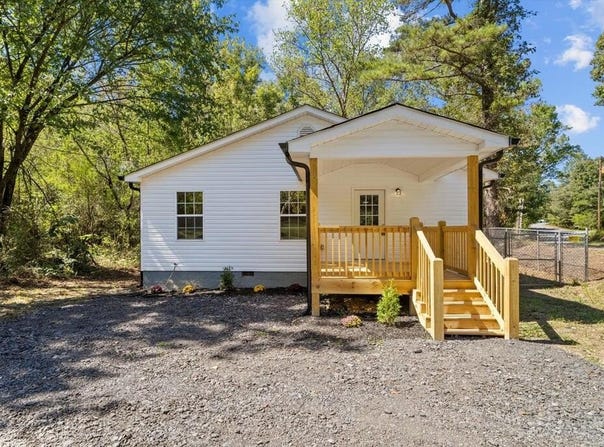 215 Weaver Road, CHATSWORTH, GA 30705