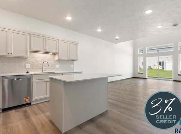 2406 E Jetty Pl, Sioux Falls, SD 57108