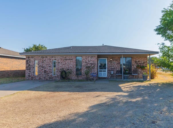 500 GROOM Avenue, Panhandle, TX 79068-1904