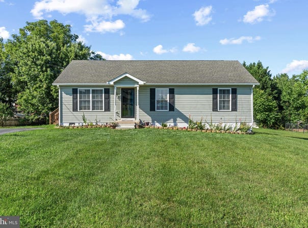 112 LARRY Way, BUNKER HILL, WV 25413