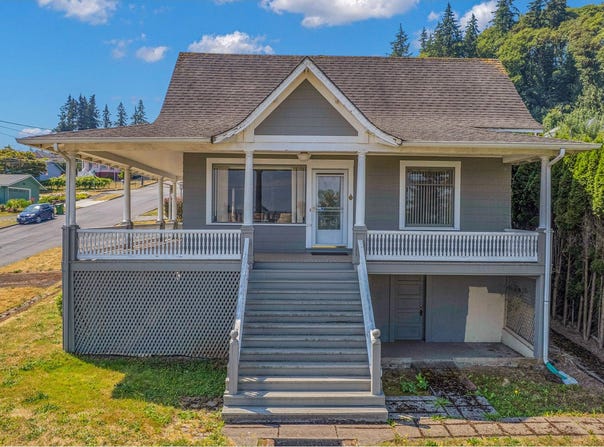 406 W C St, Rainier, OR 97048