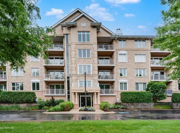 1761 PAVILION Way, Park Ridge, IL 60068