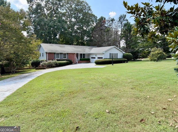 5 Plantation Circle, Carrollton, GA 30117