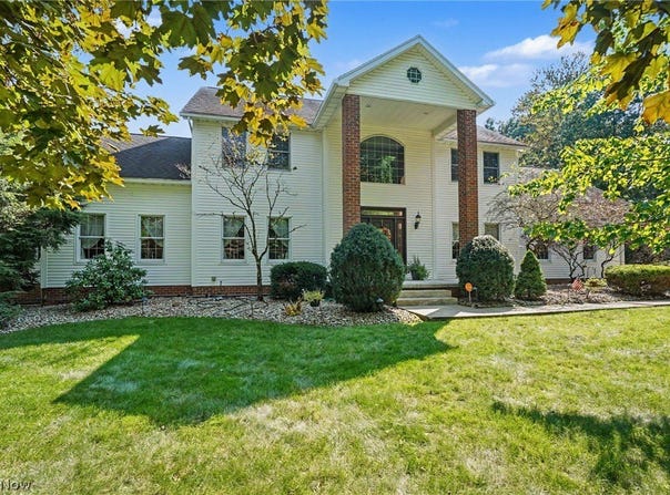 2101 Pearce Circle, Salem, OH 44460