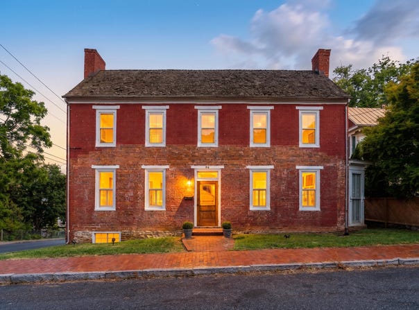26 Fayette St, Staunton, VA 24401