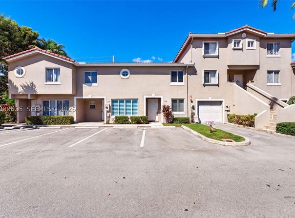 105 Riviera Cir, Weston, FL 33326