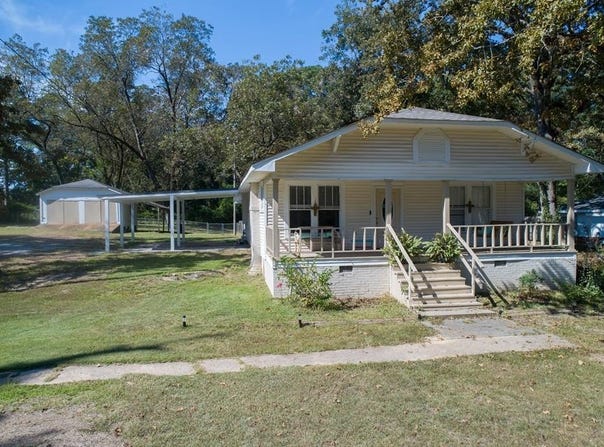 209 N Pontotoc, BRUCE, MS 38915