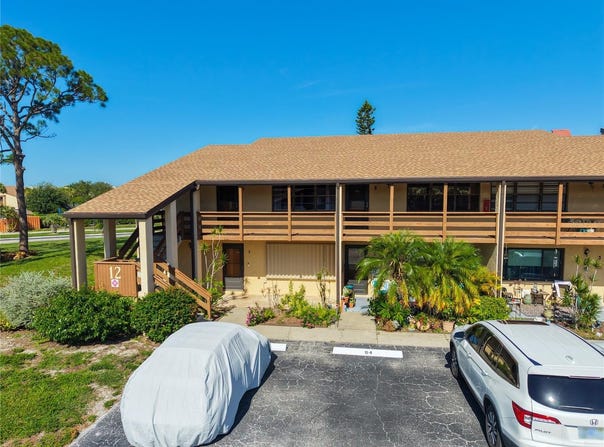 12 QUAILS RUN Boulevard, ENGLEWOOD, FL 34223