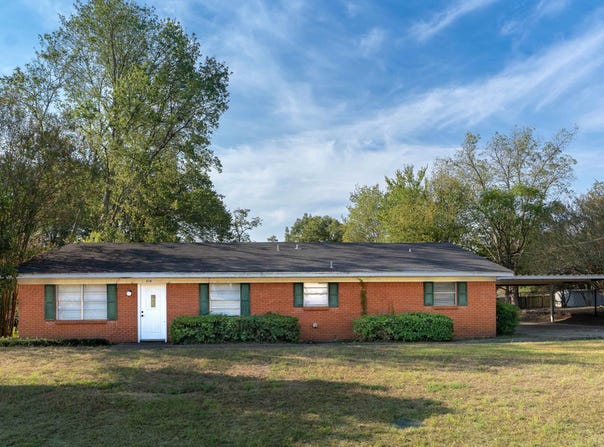 210 W Elm Creek Dr., Longview, TX 75605