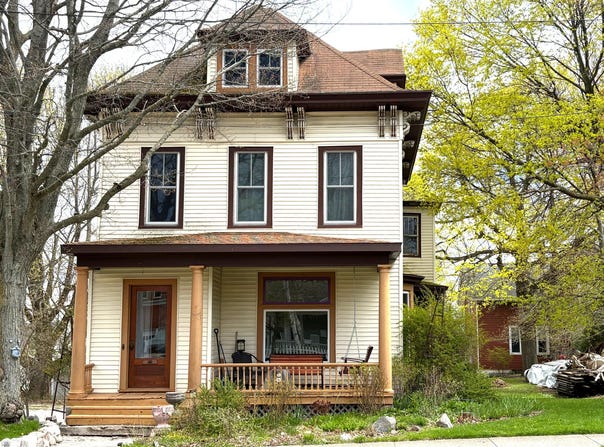 211 Maple Street, Manistee, MI 49660
