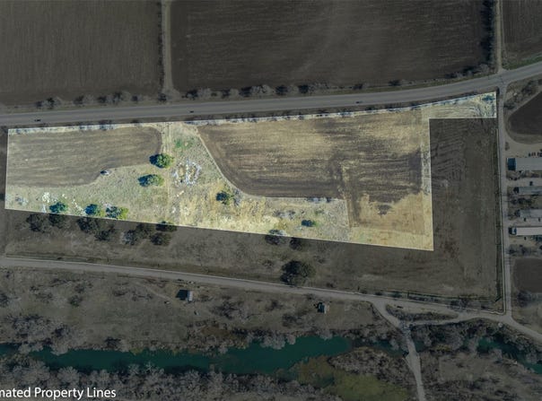 600 NW River Rd, Martindale, TX 78655