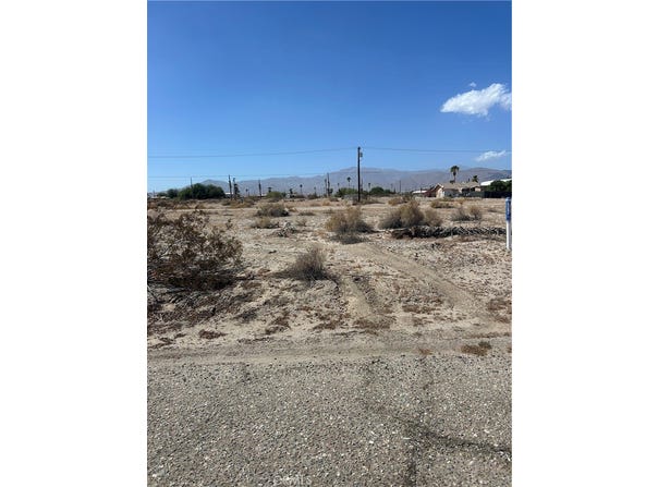 2925 Stardust Avenue, Thermal, CA 92274