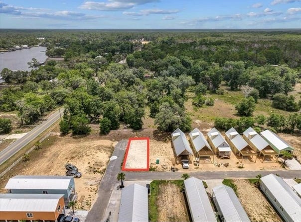 1 SW 290th Ave, Steinhatchee, FL 32359