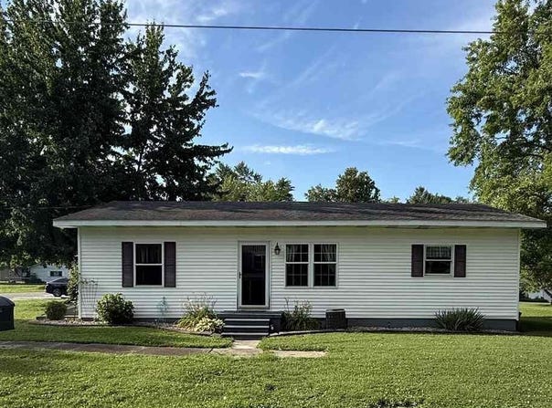 902 E Beech, Sullivan, IN 47882