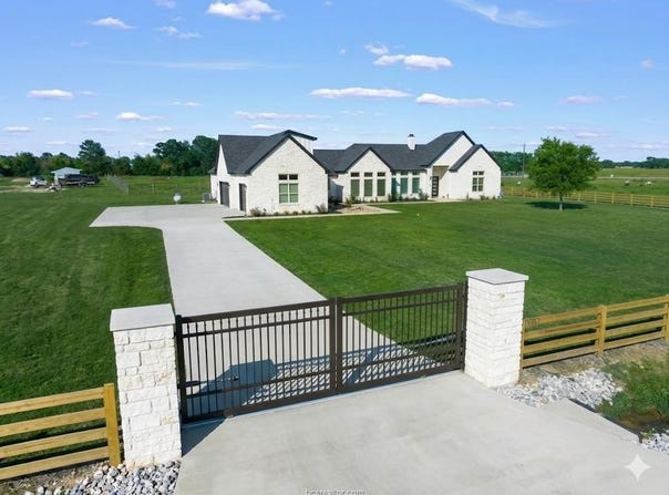13504 Hudson Farms Road, Franklin, TX 77859