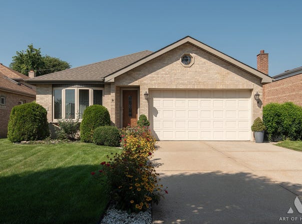 7712 Parkside Avenue, Burbank, IL 60459