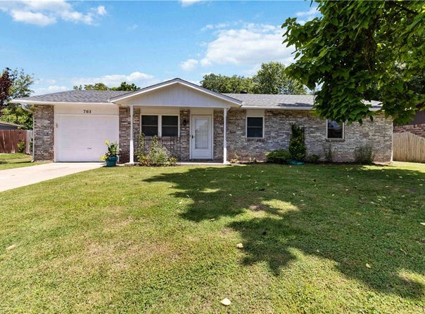 703 Thomas Boulevard, Springdale, AR 72762