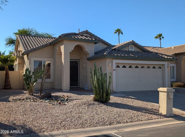 420 W HALF MOON Way, Chandler, AZ 85225